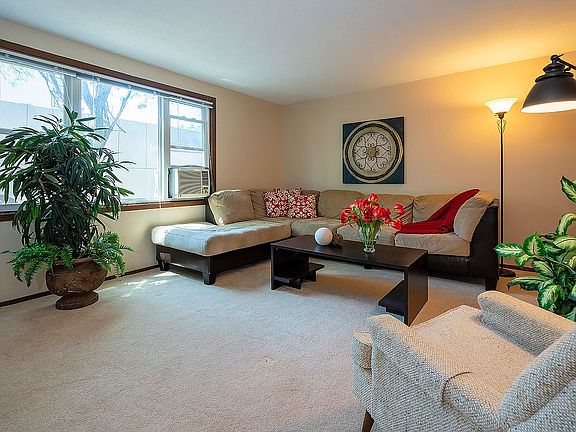 3rd image of 40 27th Ave SE #3