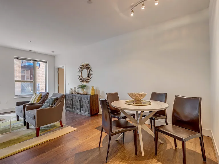 2 Bed / 2 Bath - 1215 SF