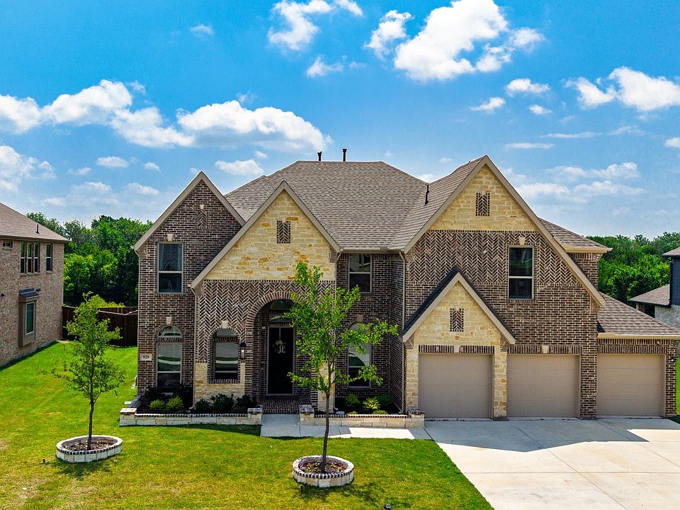 1st image of 929 Gold Finch Ln