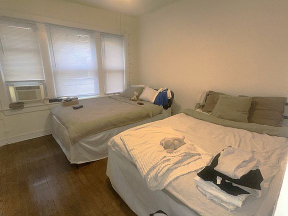 3rd image of 4002 N Kenmore Ave #1A