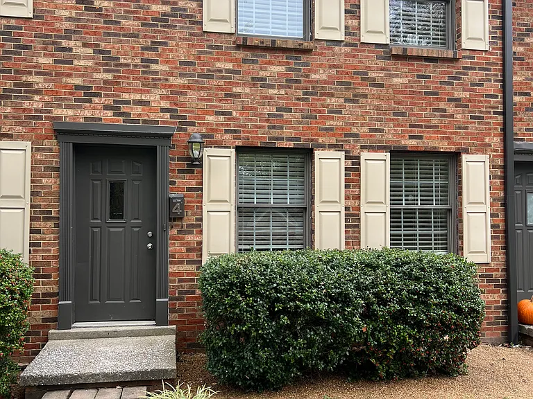 429 Westwood Dr #4 — Photo 1