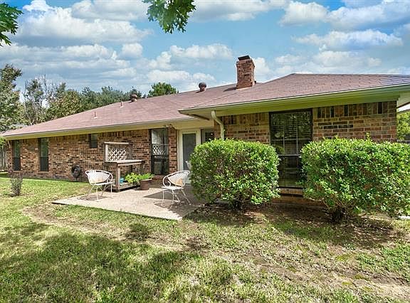 3rd image of 1106 Murry Dr N