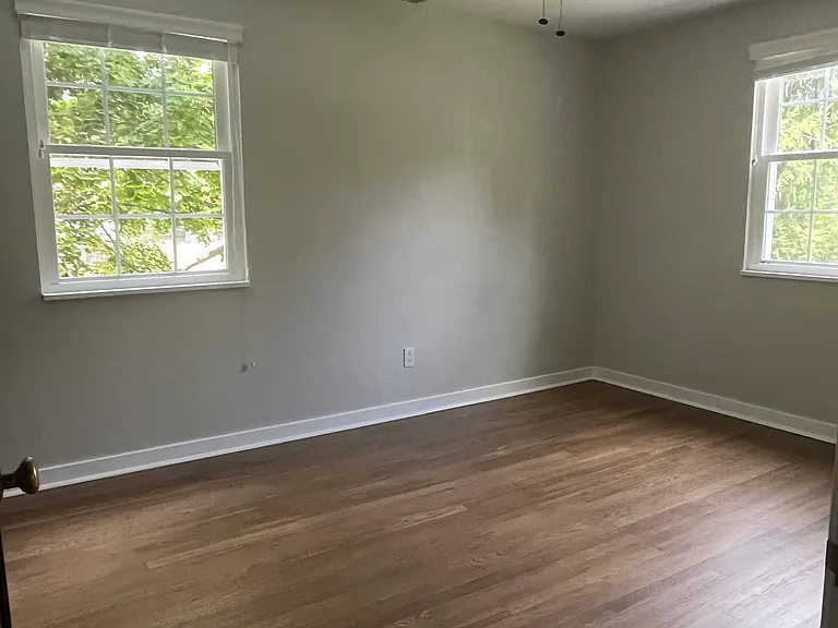 7918 Roderick Dr — Photo 7