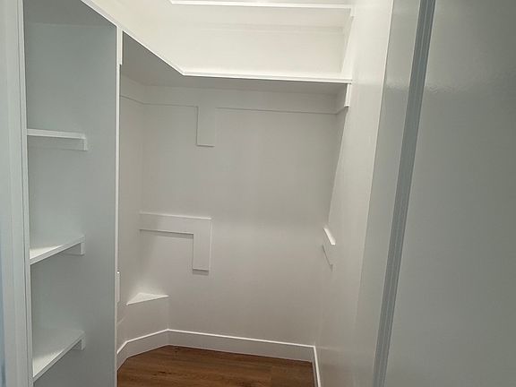 4th image of 2021 W 95th St #1