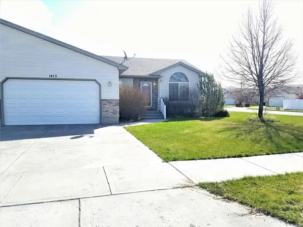 1415 S Windsor Dr, Ammon, ID 83406