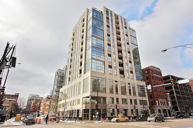 1st image of 150 W Superior St Ph 1