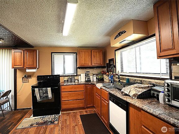 4th image of 10433 1st Avenue SW