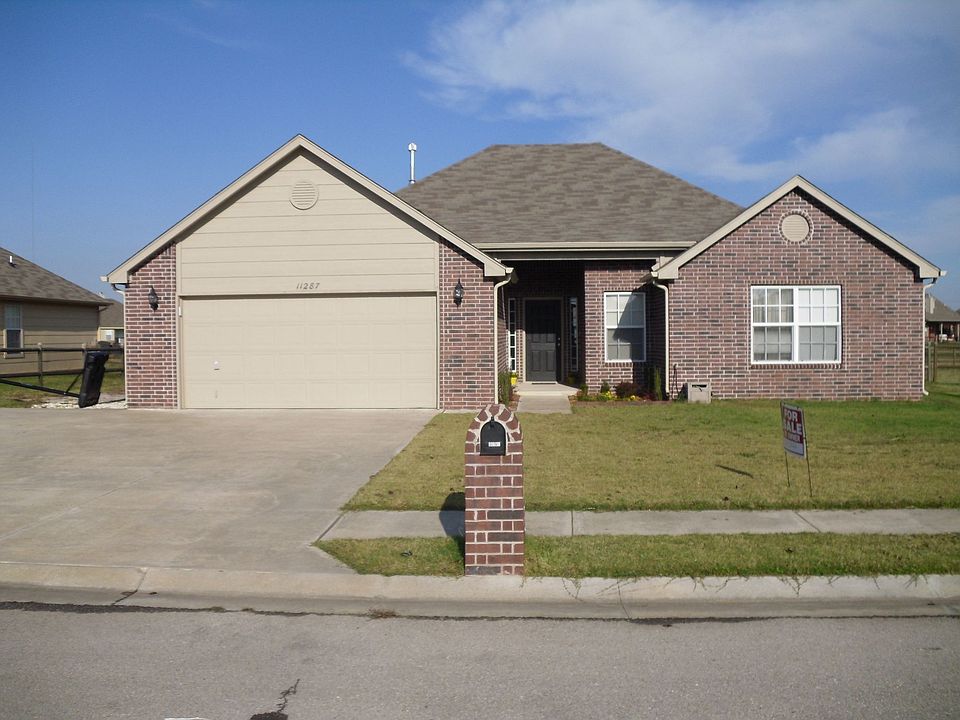 Beautiful 3BD/2BA w/ new hardwoods