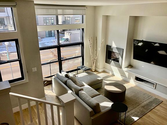 2nd image of 6845 E Lowry Blvd