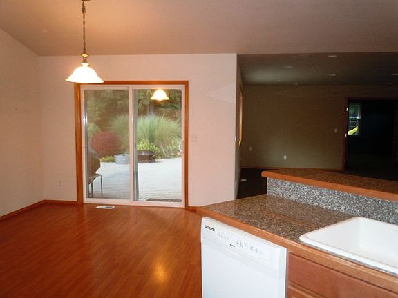 5th image of 15008 35th Ave NW