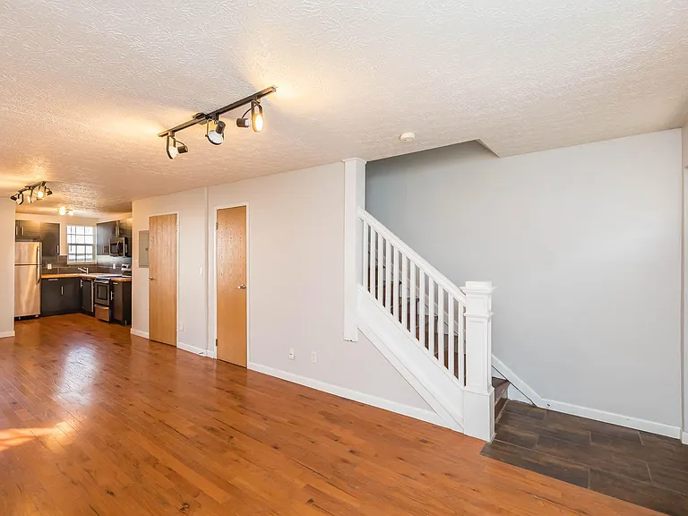 254 S Monroe Ave #E — Photo 13