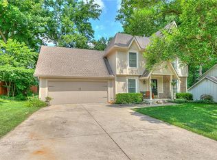 508 Nottingham Dr, Liberty, MO 64068