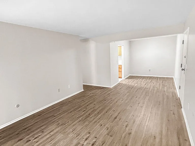5085 Sanlin Dr — Photo 5