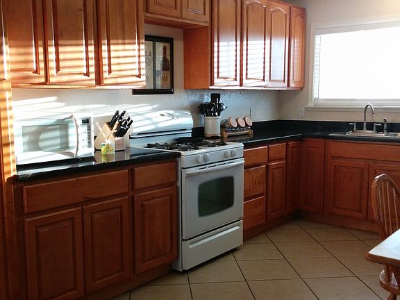 4th image of 2848 Cornelius Dr