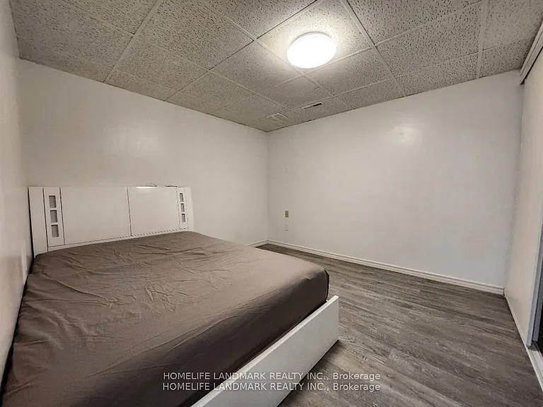 1500 Sandhurst Cir #24 — Photo 12