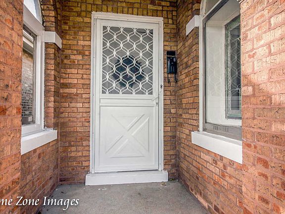 2nd image of 2822 Cuyler Ave