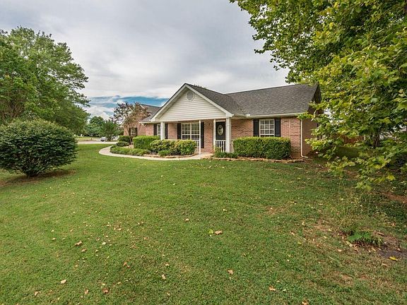 2nd image of 1543 Cavalier Dr