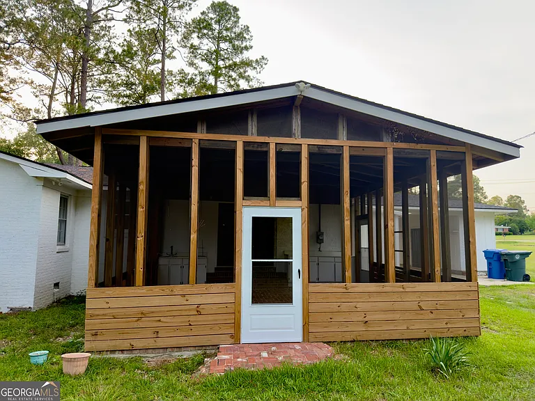 223 Brookwood Dr — Photo 8
