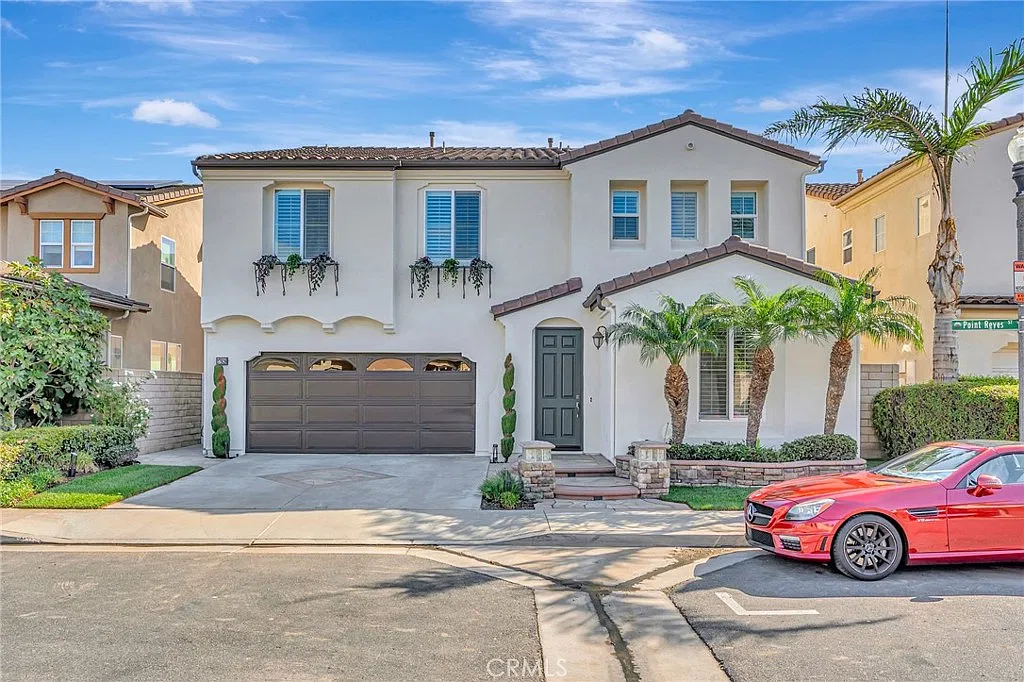 4 bed, 3447 sqft, $7,200 — Photo 3