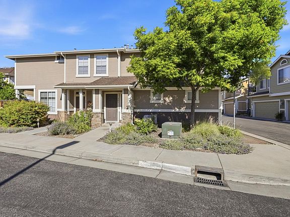 3rd image of 301 Ballymore Cir