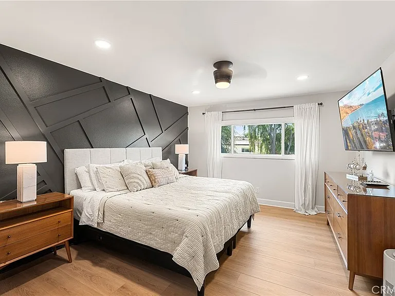 24701 Nympha Dr — Photo 41