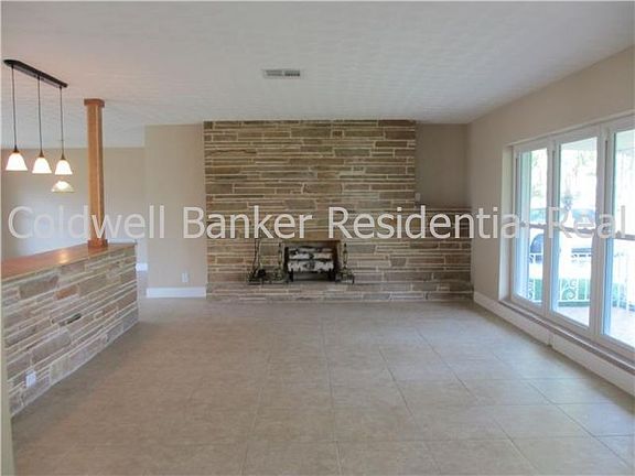 2nd image of 2750 NE 23rd St
