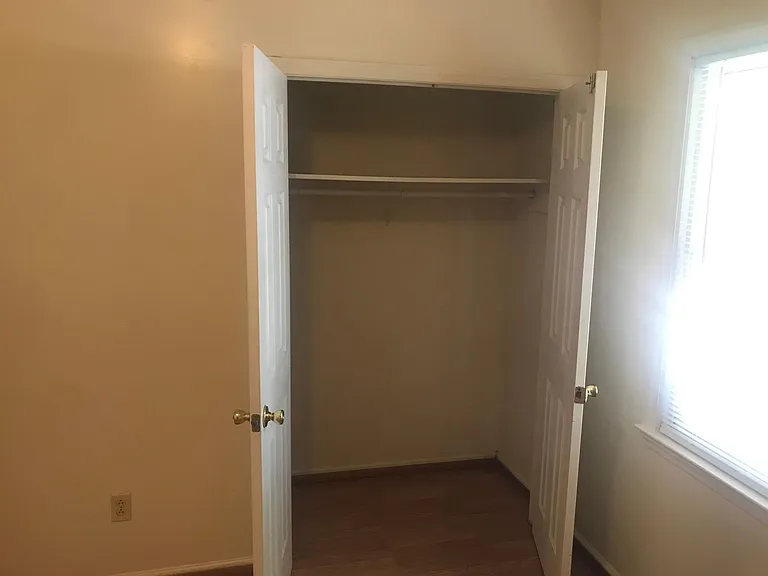 1910 John Ct — Photo 15