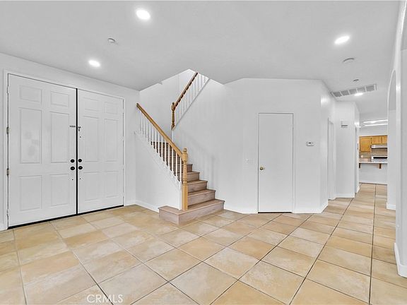 4th image of 19177 Mission Grove Pkwy S