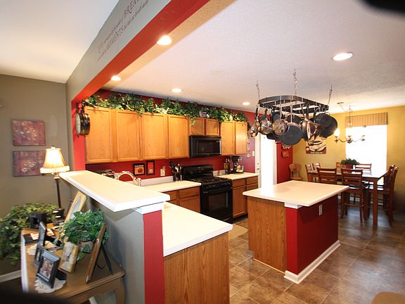 Open Kitchen w/ Lg Island