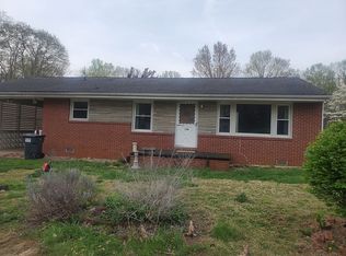 138 Hills Ave, Johnson City, TN 37601