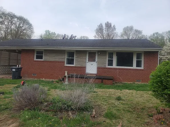 138 Hills Ave, Johnson City, TN 37601