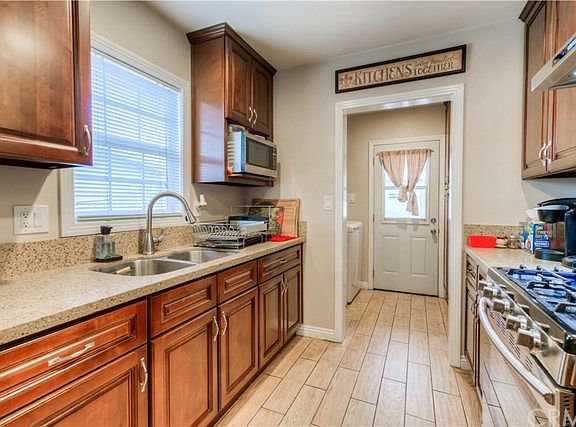 3rd image of 355 N Walnuthaven Dr