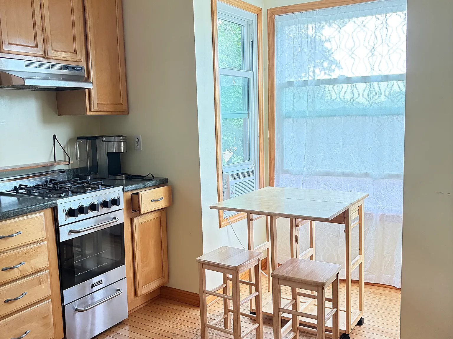 12 Saint Johns Pl — Photo 2