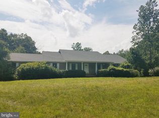 3290 Jefferson Woods Ln, Amissville, VA 20106