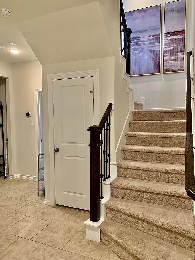 4 bed, 3.5 bath, 2618 sqft, $3,400 — Photo 3