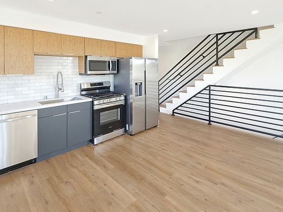 3rd image of 1858 S Redondo Blvd #5/6