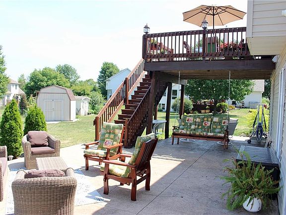 2nd image of 502 Brown Ct