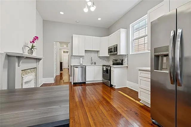 2418 Valence St — Photo 5