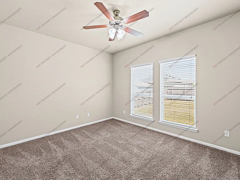 8012 Redbrush — Photo 12