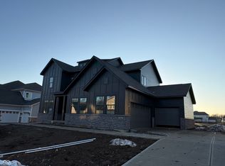 11362 Briargate Dr, Fishers, IN 46040