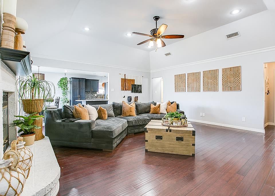 1st image of 3502 Ridgecrest Ln