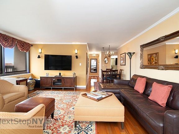 4th image of 300 E 59th St APT 1905
