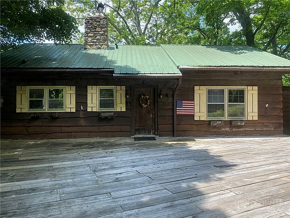 2nd image of 322 Dogwood Lane