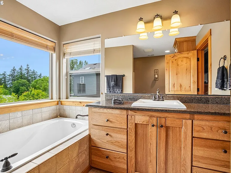 286 SE Condor Dr — Photo 28
