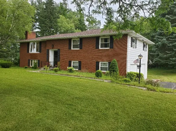 920 Country Club Rd, Clearfield, PA 16830