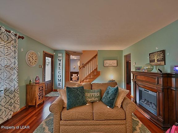 5th image of 152 Hemlock St