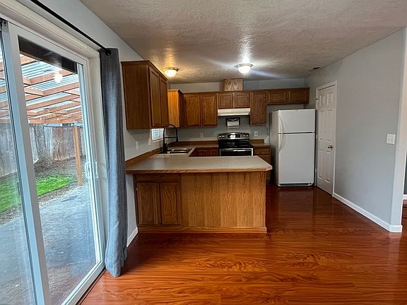 5th image of 812 Arthur Ave