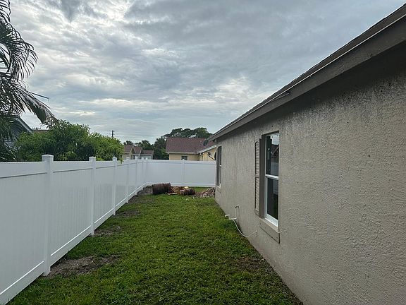 3rd image of 1111 Douglass Ave