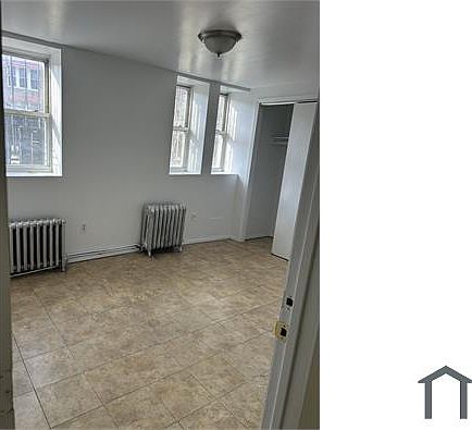5th image of 855 E 222nd St