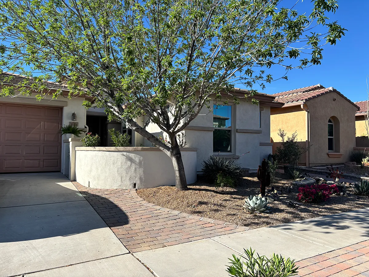 Photo 2 of 27 - W Camino Curvitas - Sahuarita, AZ Building Photo - W Camino Curvitas
